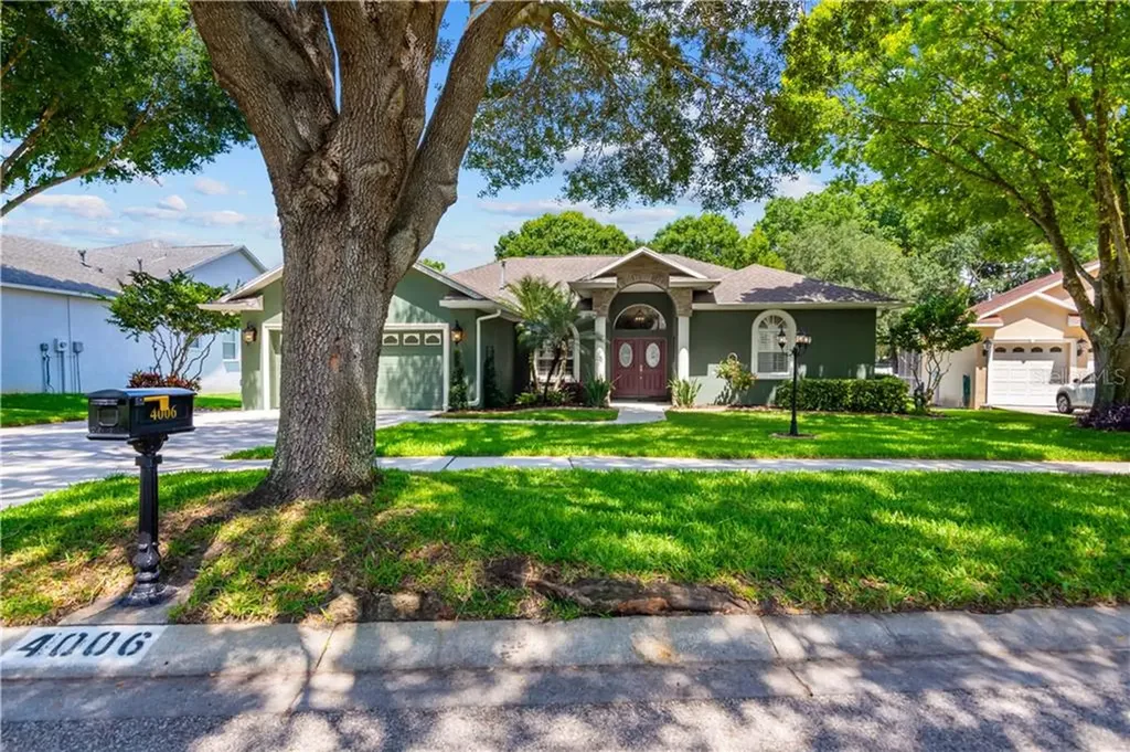 4006 Valrico Grove Drive Valrico FL 33594