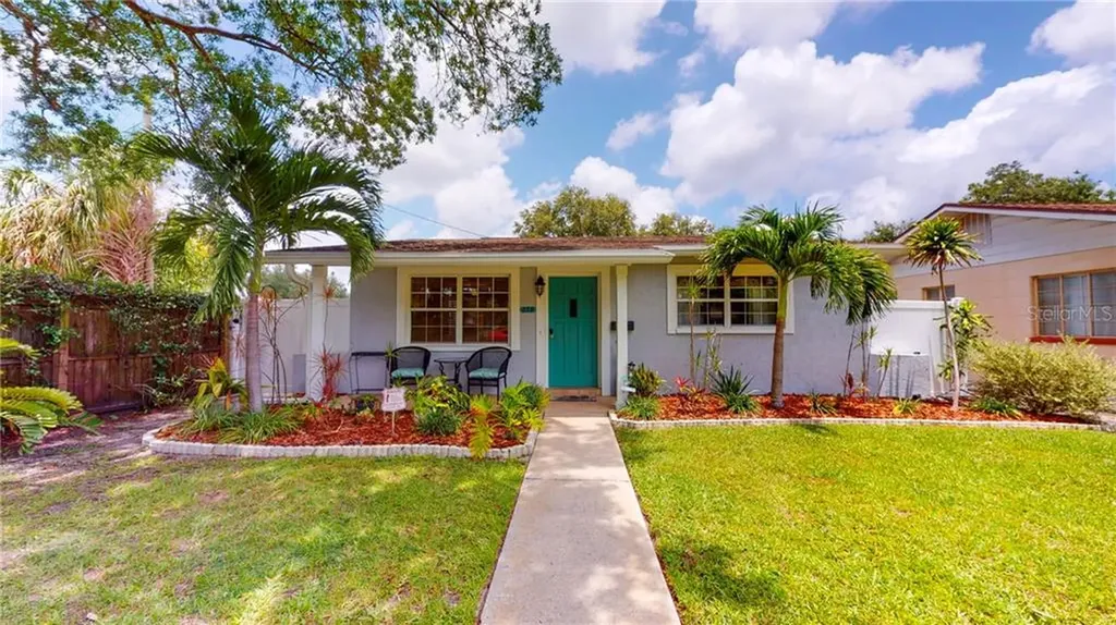 879 45th Avenue N St Petersburg FL 33703