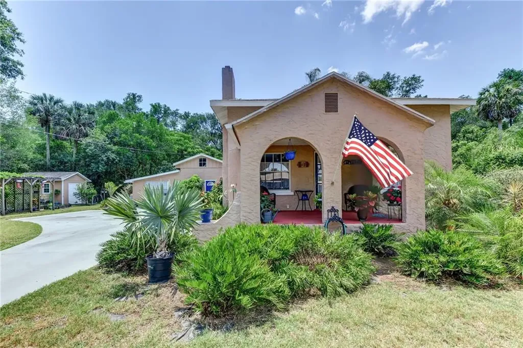 1408 E Wisconsin Avenue Deland FL 32724