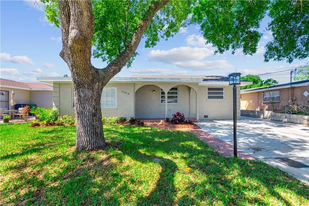 3909 W Lemon Street Tampa FL 33609