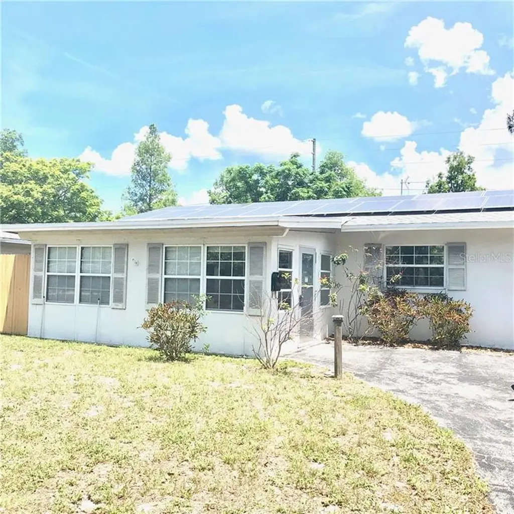 7915 36th Avenue N St Petersburg FL 33710