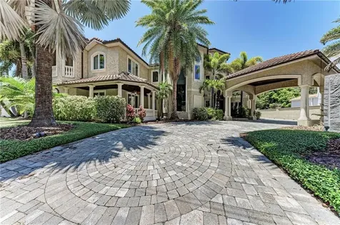2913 W Knights Avenue Tampa FL 33611