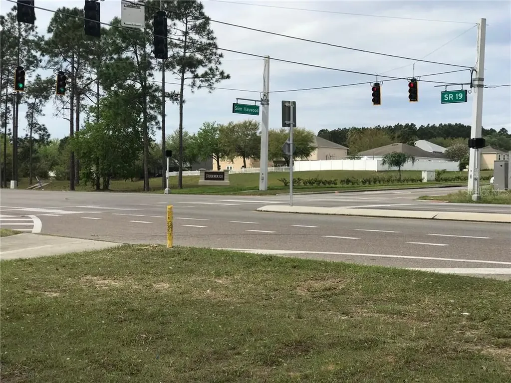 29828 State Road 19 Tavares FL 32778