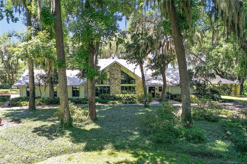 11935 SE Sunset Harbor Road Weirsdale FL 32195