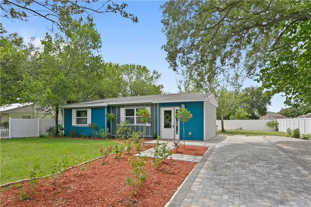 3310 W Van Buren Drive Tampa FL 33611