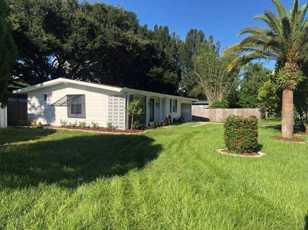 2101 Magnolia Street Sarasota FL 34239