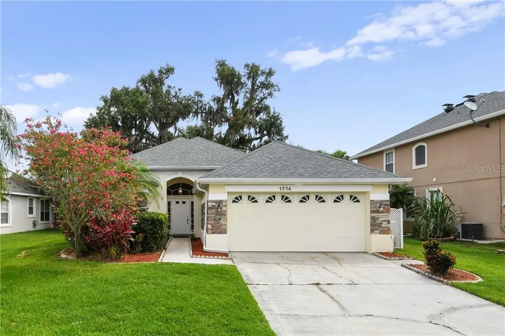 1714 The Oaks Boulevard Kissimmee FL 34746