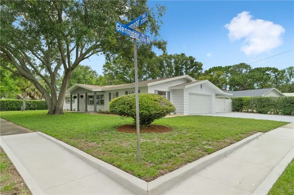 2208 Glenmoor Road N Clearwater FL 33764