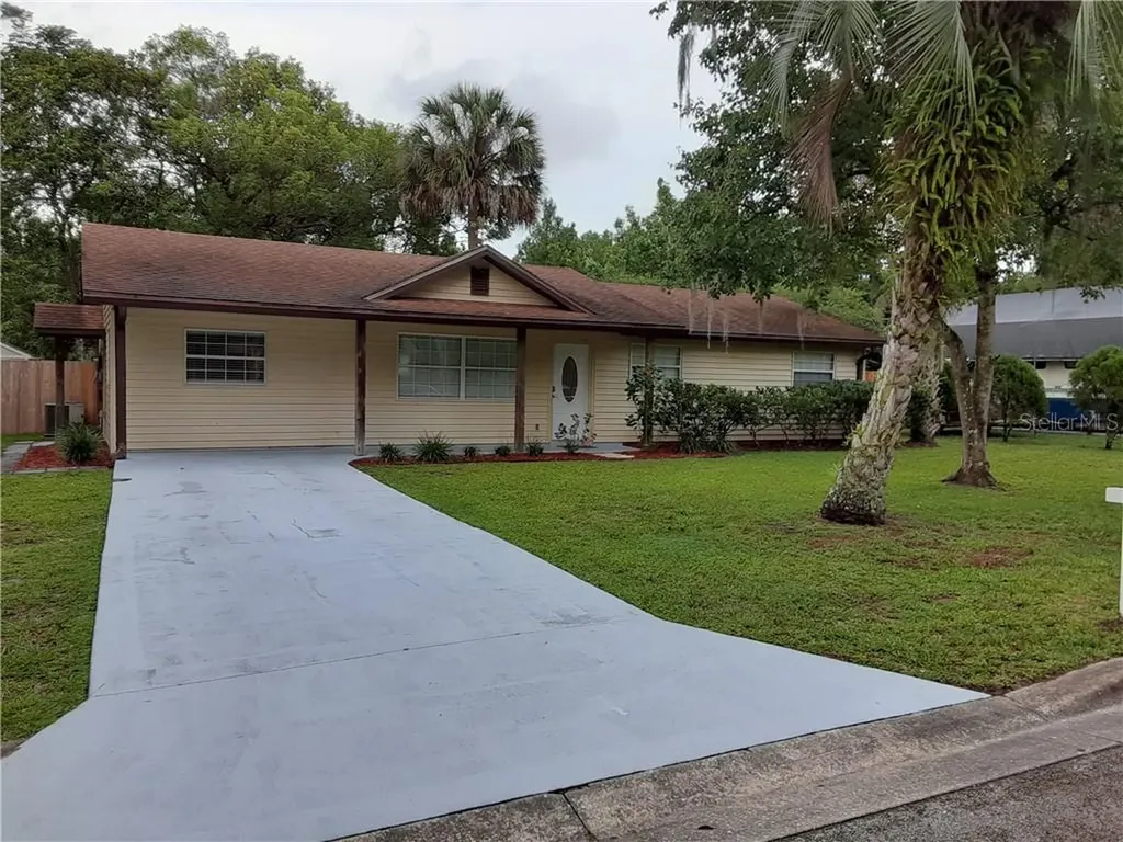 1899 Salvadore Street Deland FL 32720