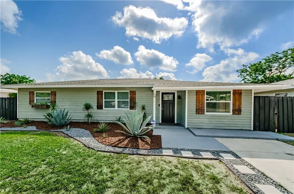 1553 S Jefferson Avenue Clearwater FL 33756