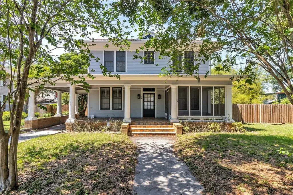 804 E Virginia Avenue Tampa FL 33603