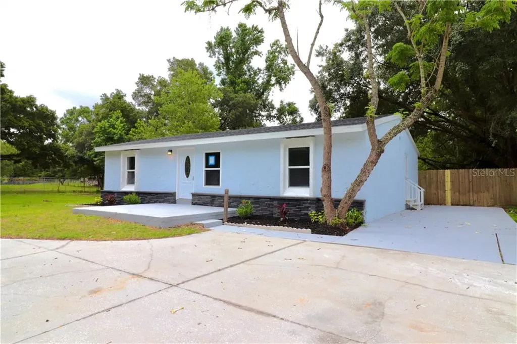 6055 Country Club Road Wesley Chapel FL 33544