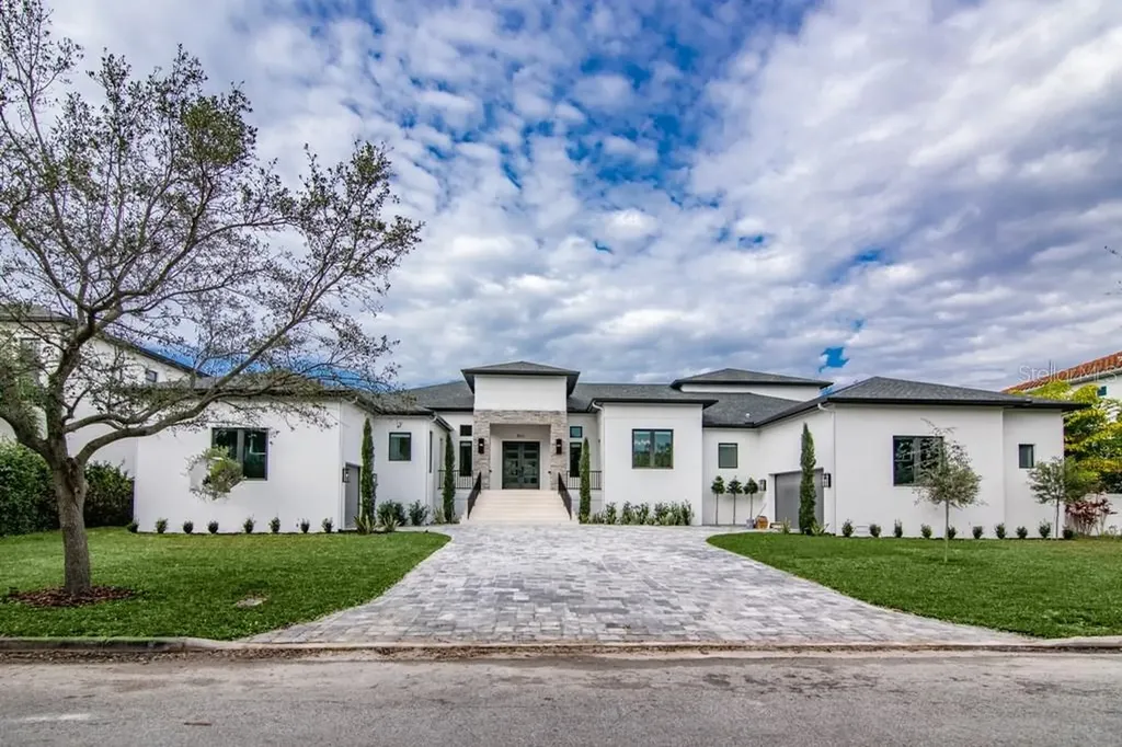 5021 W Homer Avenue Tampa FL 33629
