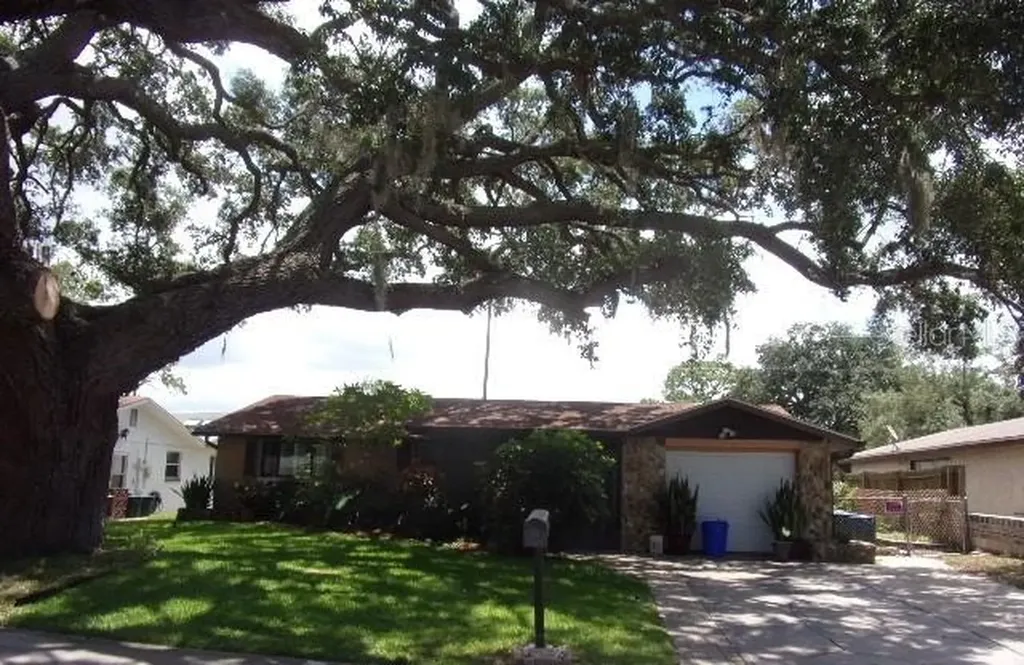 2516 Flintwood Drive Holiday FL 34690