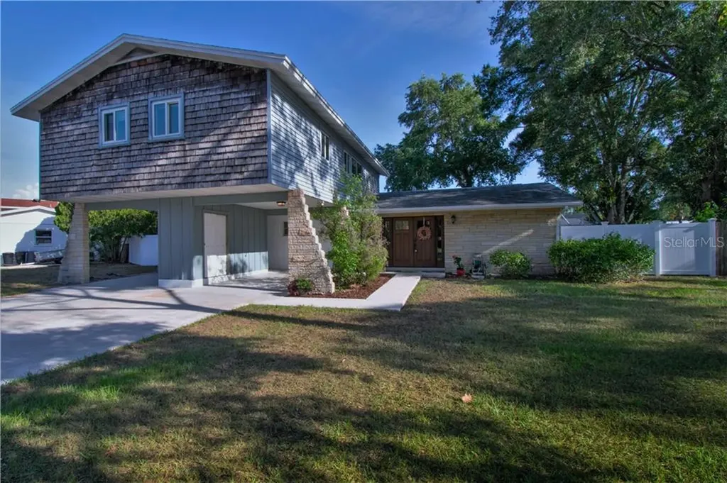 8414 Flagstone Drive Tampa FL 33615