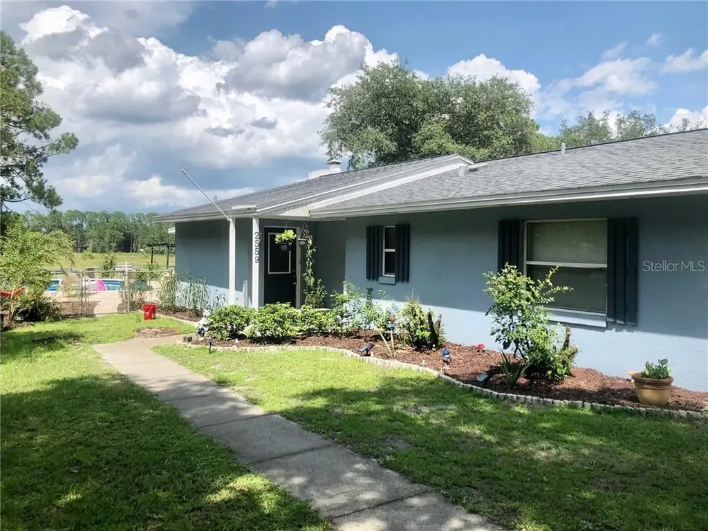 2559 W Lake Drive Deland FL 32724