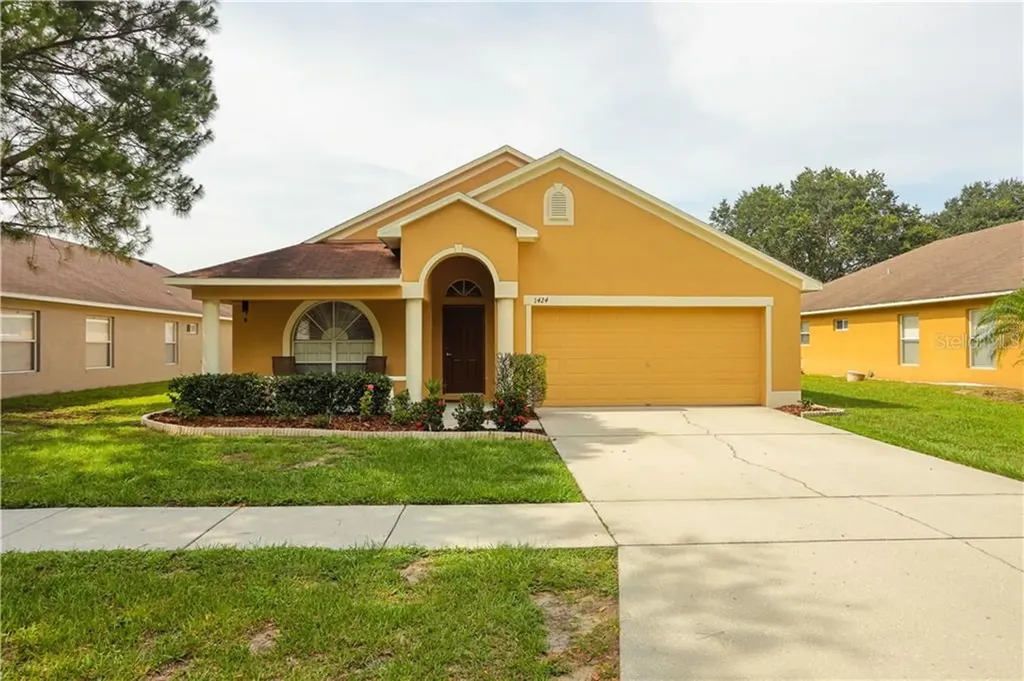 1424 Lake Shore Ranch Drive Seffner FL 33584