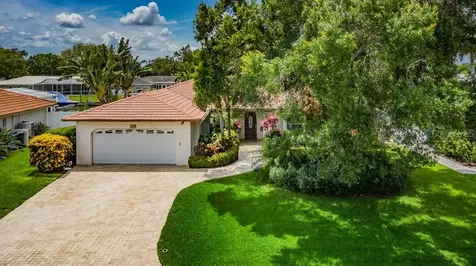 6300 Tanglewood Drive NE St Petersburg FL 33702