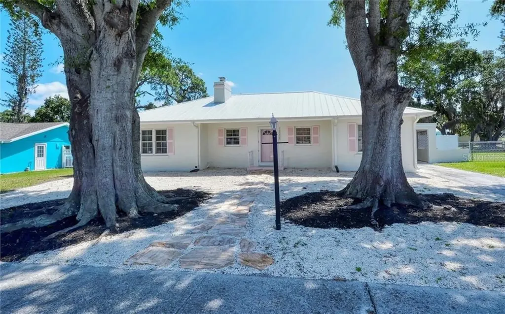 7353 Phillips Street Sarasota FL 34243