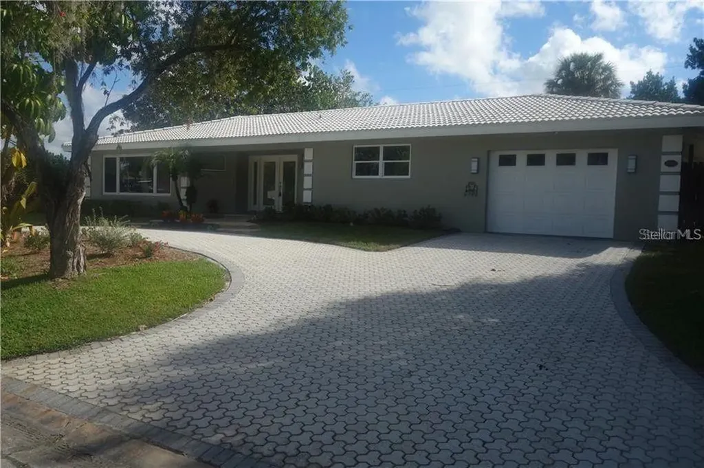 2607 Tanglewood Drive Sarasota FL 34239