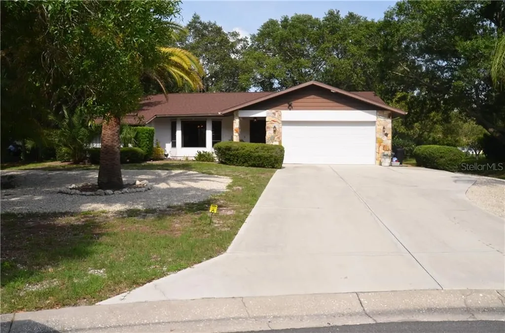 4347 Whispering Woods Place Sarasota FL 34233