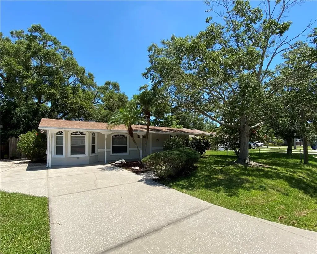7749 40th Terrace N St Petersburg FL 33709
