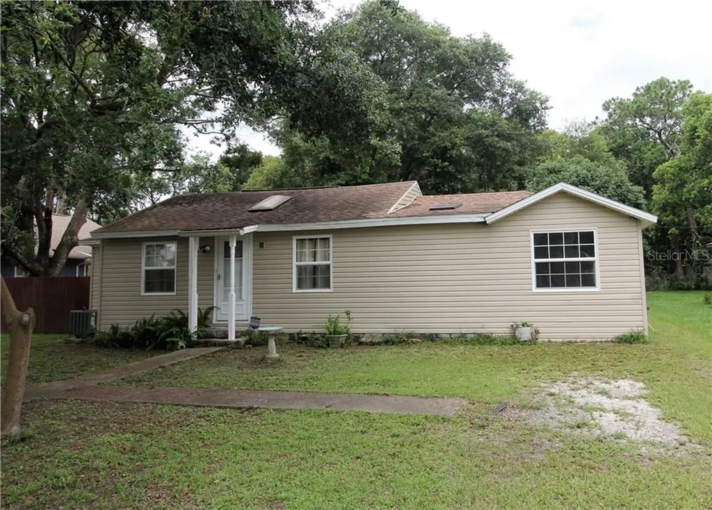 5213 17th Street Zephyrhills FL 33542
