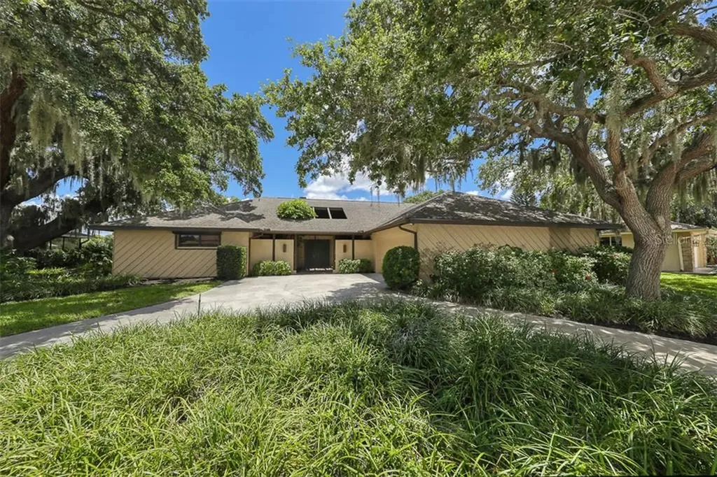2301 Tanglewood Drive Sarasota FL 34239