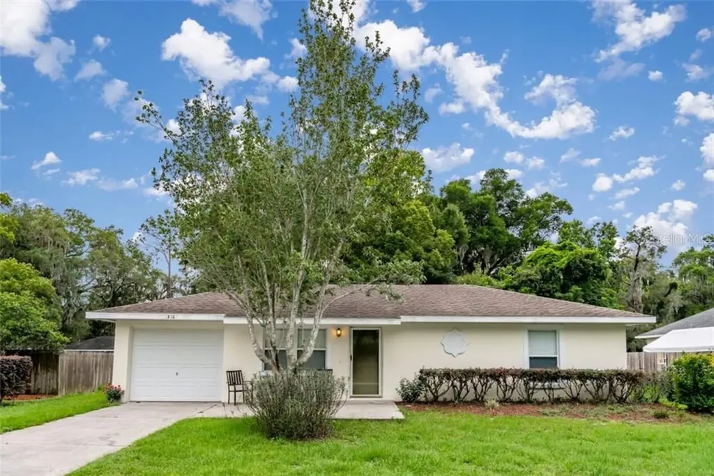 310 N Highland Street Bushnell FL 33513