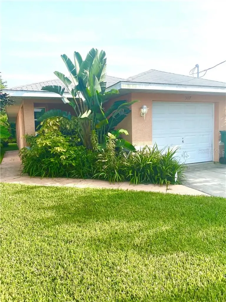 307 16th Street W Palmetto FL 34221