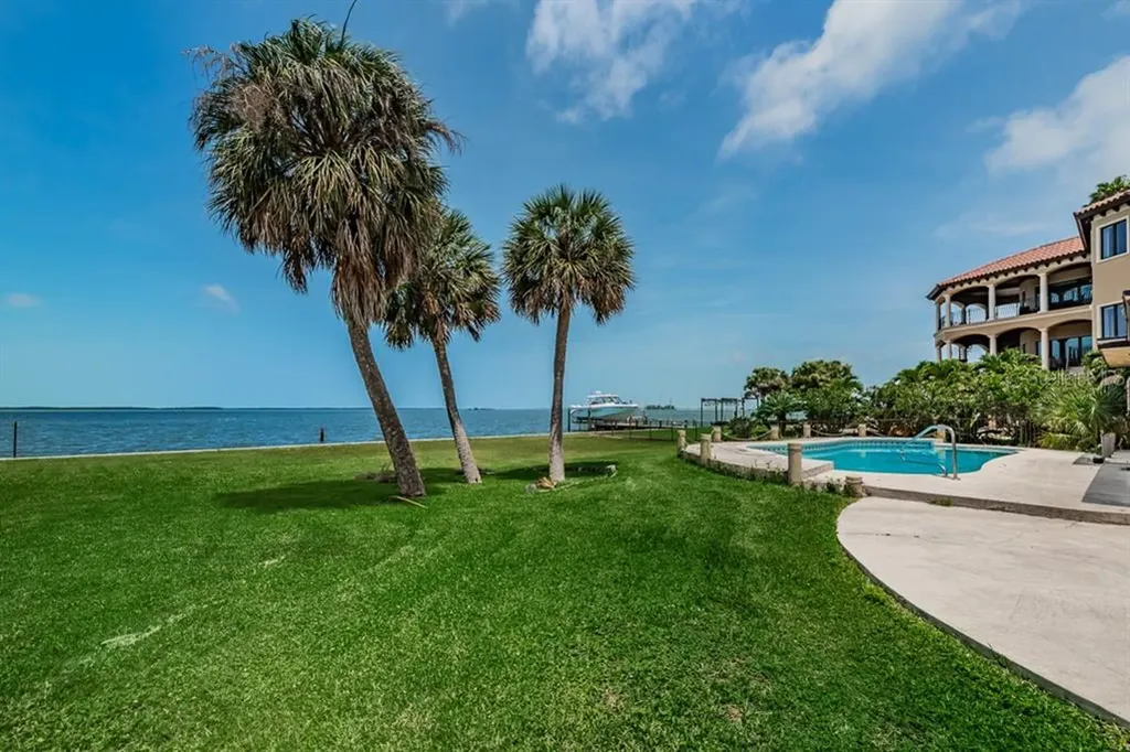 1570 Santa Barbara Drive Dunedin FL 34698