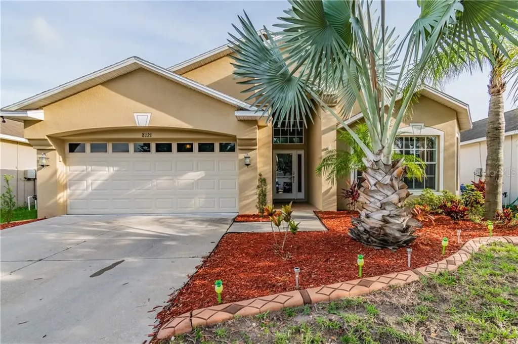 8121 Alamosa Wood Avenue Ruskin FL 33573