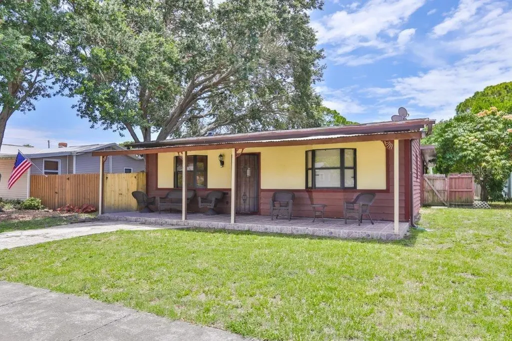 6936 4th Avenue N St Petersburg FL 33710