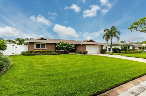 6640 Tanglewood Drive NE St Petersburg FL 33702