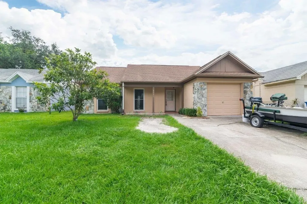 8323 Clermont Street Tampa FL 33637