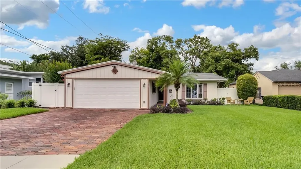 1017 Edgewater Court Orlando FL 32804