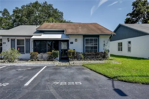 7225 Parkside Villas Drive N St Petersburg FL 33709