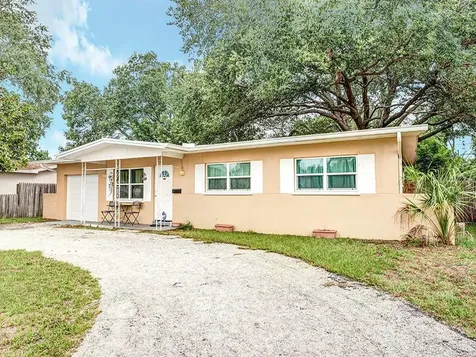 5817 17th Avenue N St Petersburg FL 33710