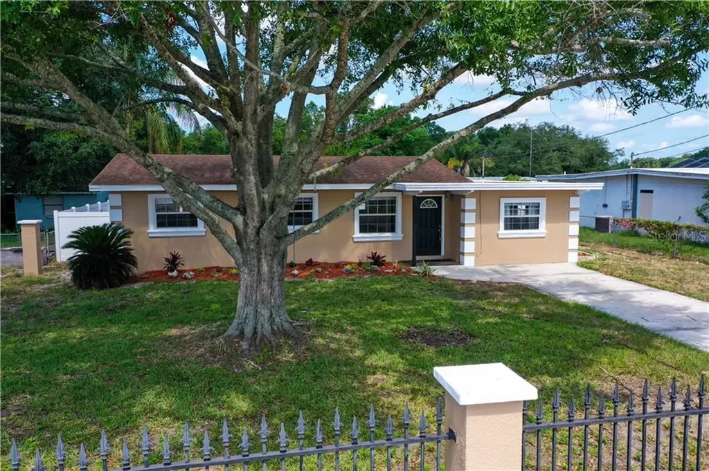 107 Margaret Street Auburndale FL 33823
