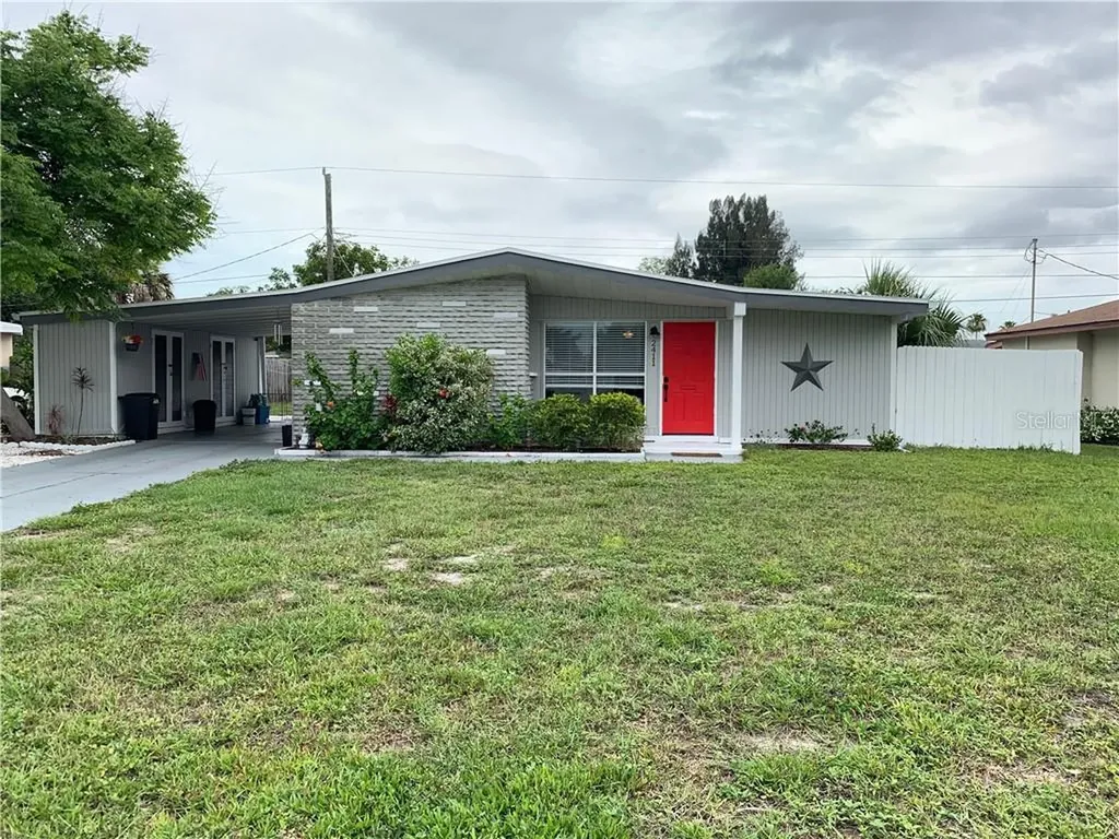 2411 Holyoke Avenue Bradenton FL 34207