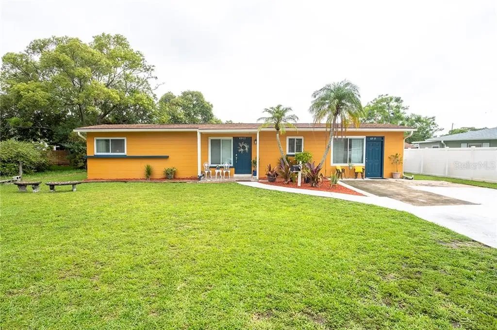 6913 Meadowlawn Drive N St Petersburg FL 33702