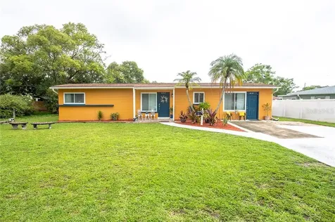 6913 Meadowlawn Drive N St Petersburg FL 33702