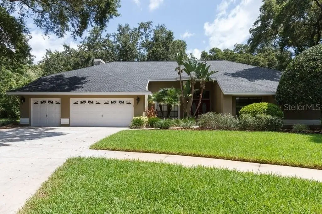 1422 Hounds Hollow Court Lutz FL 33549