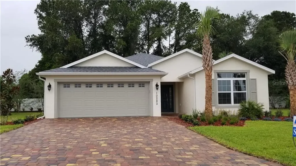 10282 Julia Isles Avenue Oxford FL 34484
