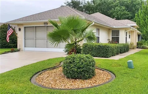 21823 King Henry Avenue Leesburg FL 34748