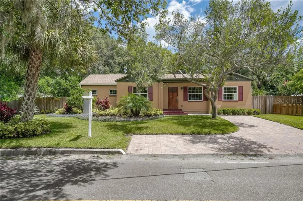 1106 E Chelsea Street Tampa FL 33603