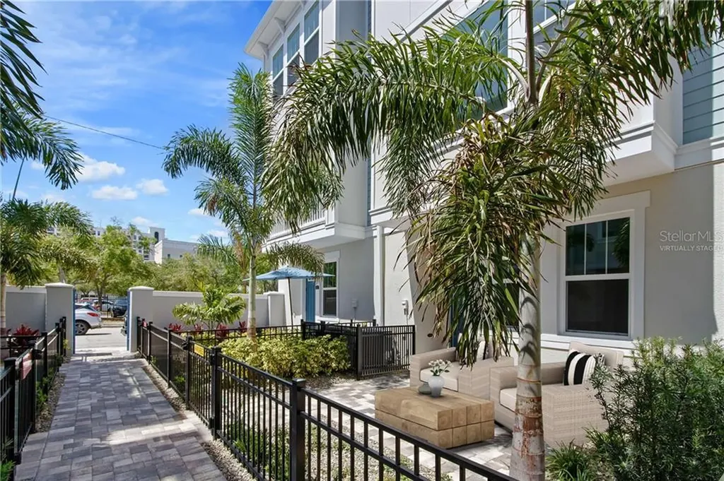 829 Burlington Avenue N St Petersburg FL 33701