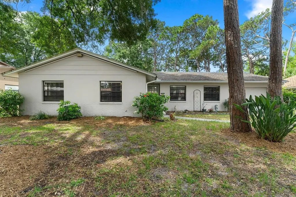 7720 W Hiawatha Street Tampa FL 33615