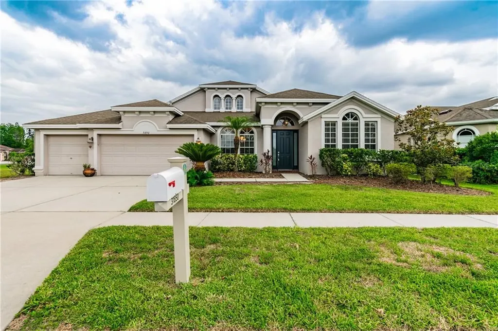 31850 Crosswoods Way Wesley Chapel FL 33543
