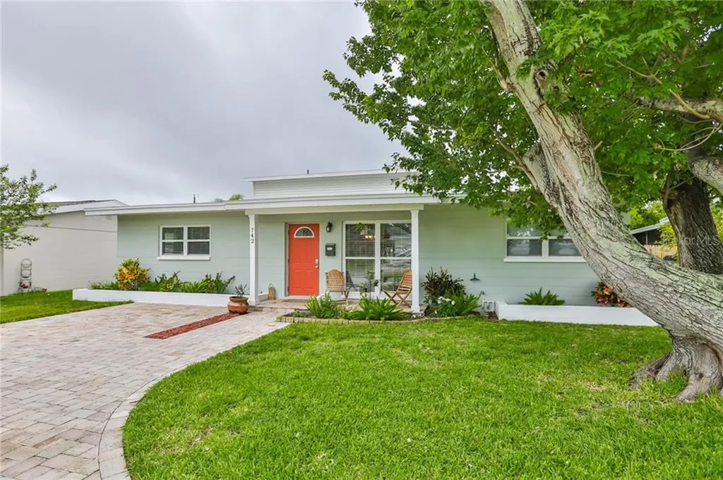 742 43rd Avenue NE St Petersburg FL 33703